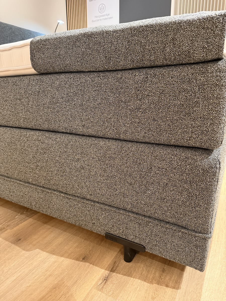 SALE: Avek boxspring Noflik, 180 x 210 cm SALE: Avek boxspring Noflik, 180 x 210 cm